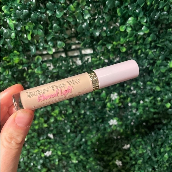 Too Faced Born This Way illuminating Concealer buttercup - Picture 1 of 1